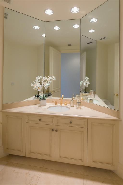 BELLARIA CONDO - Residential