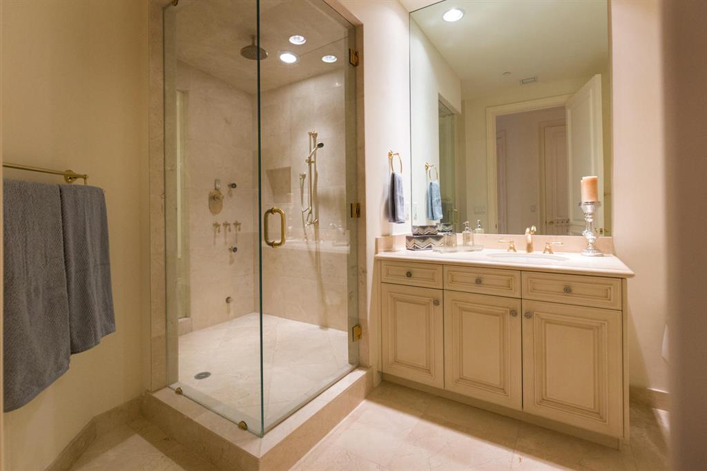 BELLARIA CONDO - Residential