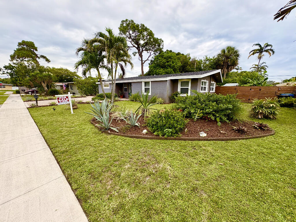 Photo of 2248 SW 34th Avenue, Fort Lauderdale, FL 33312 (MLS # B26035840)