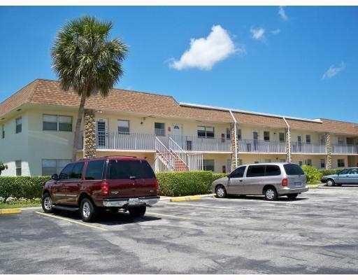 Sandalfoot Blvd Apts - Residential Lease