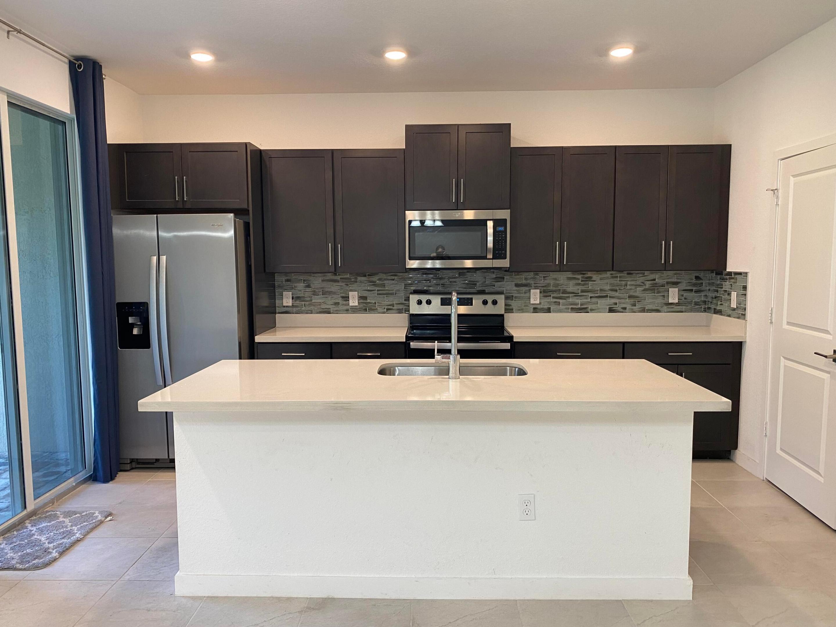 TOWN COMMONS - Residential Lease