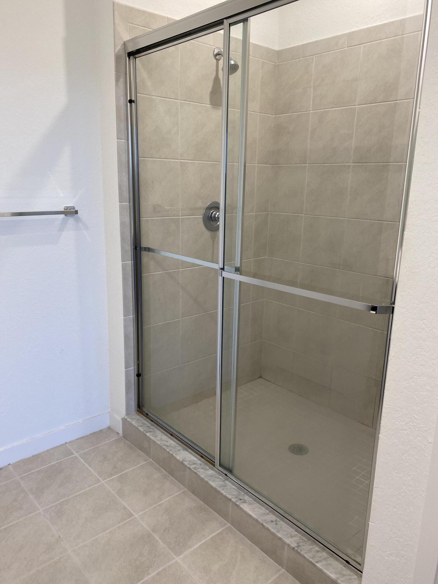 TOWN COMMONS - Residential Lease