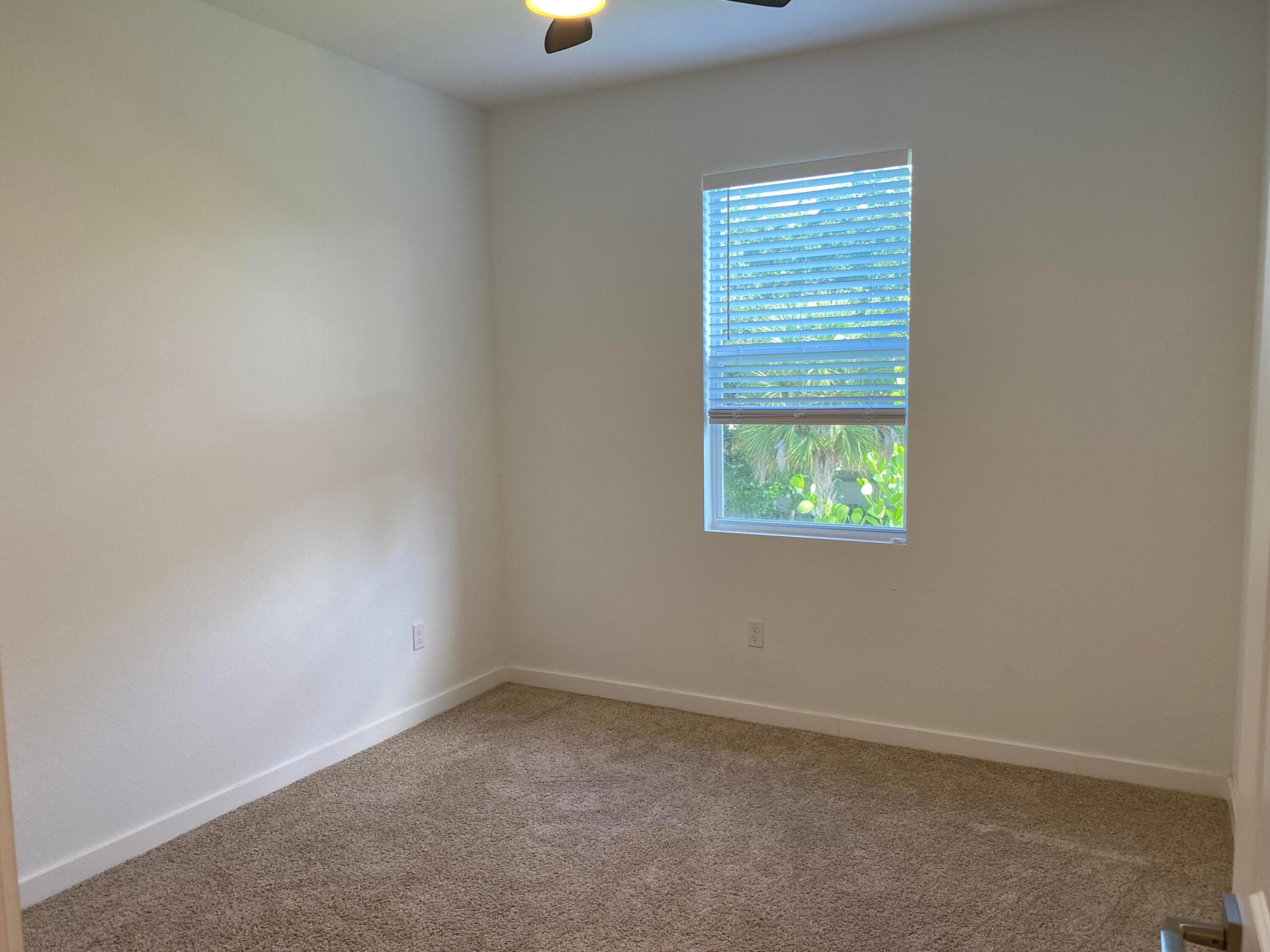 TOWN COMMONS - Residential Lease