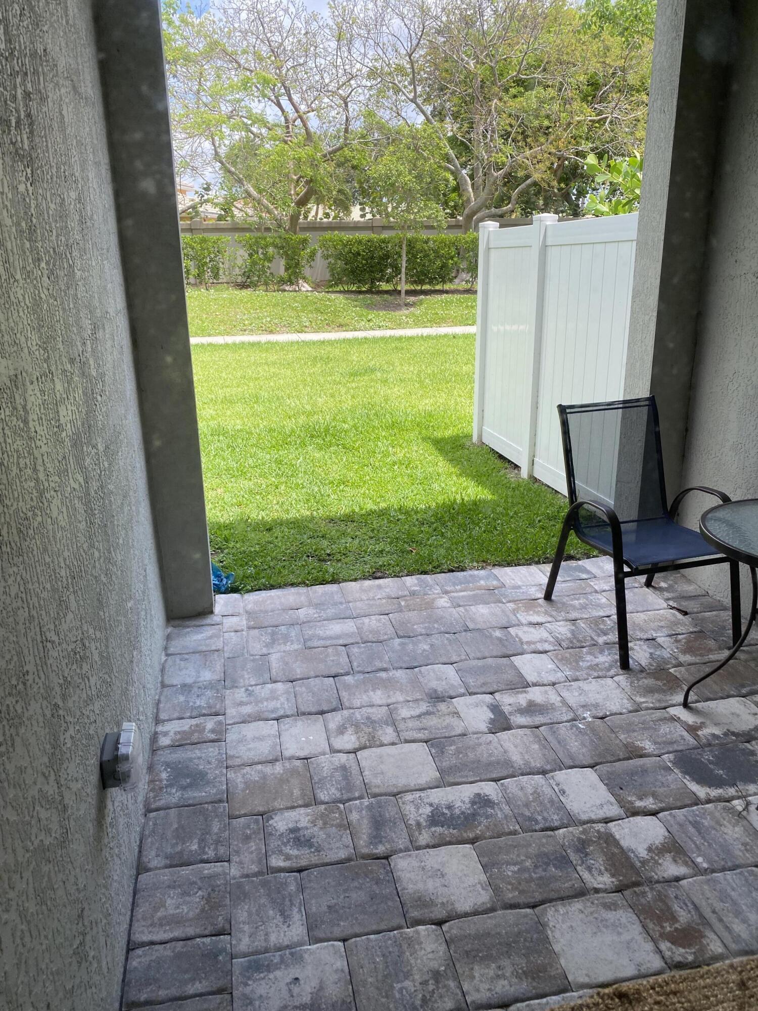 TOWN COMMONS - Residential Lease