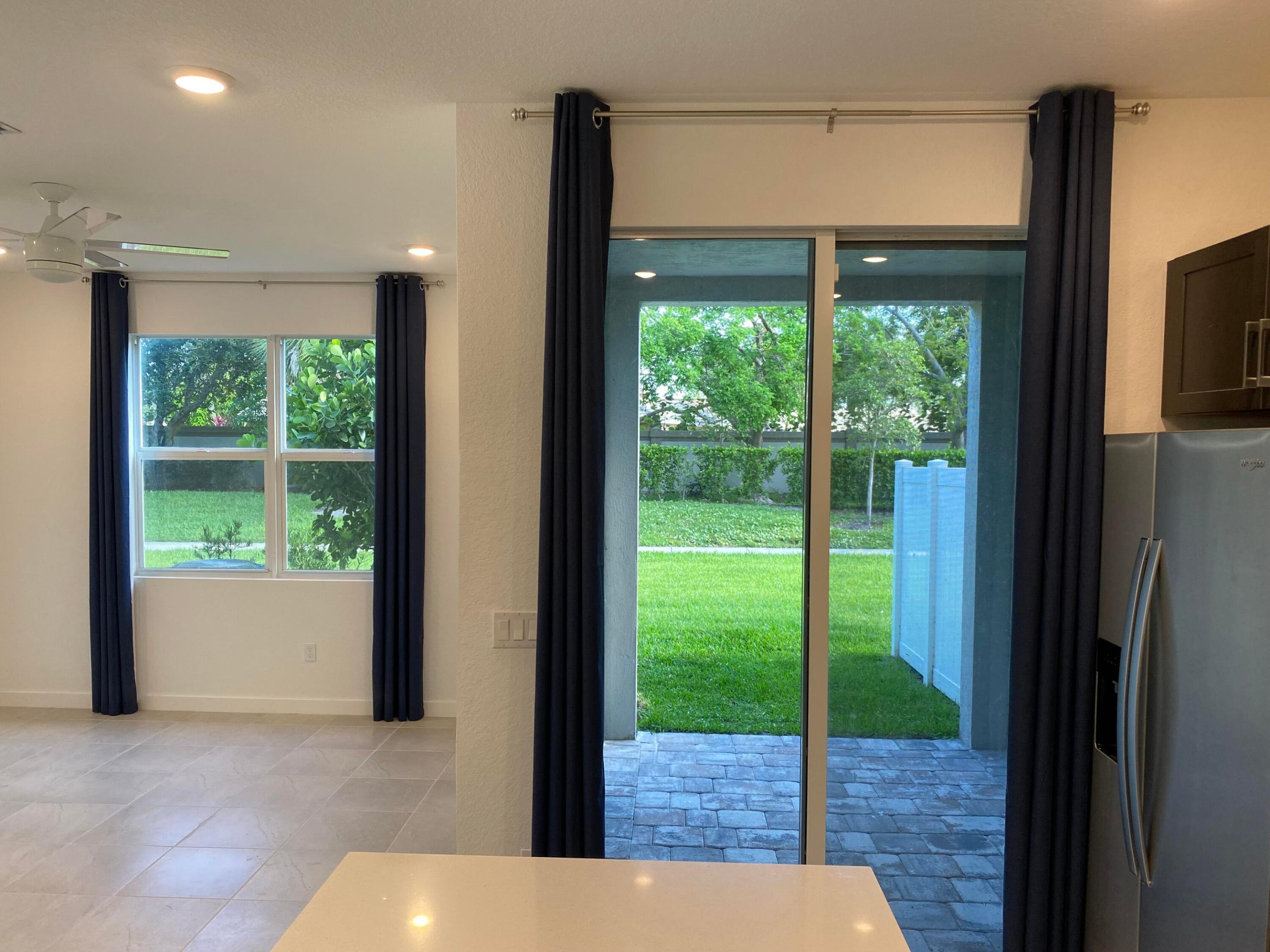 TOWN COMMONS - Residential Lease