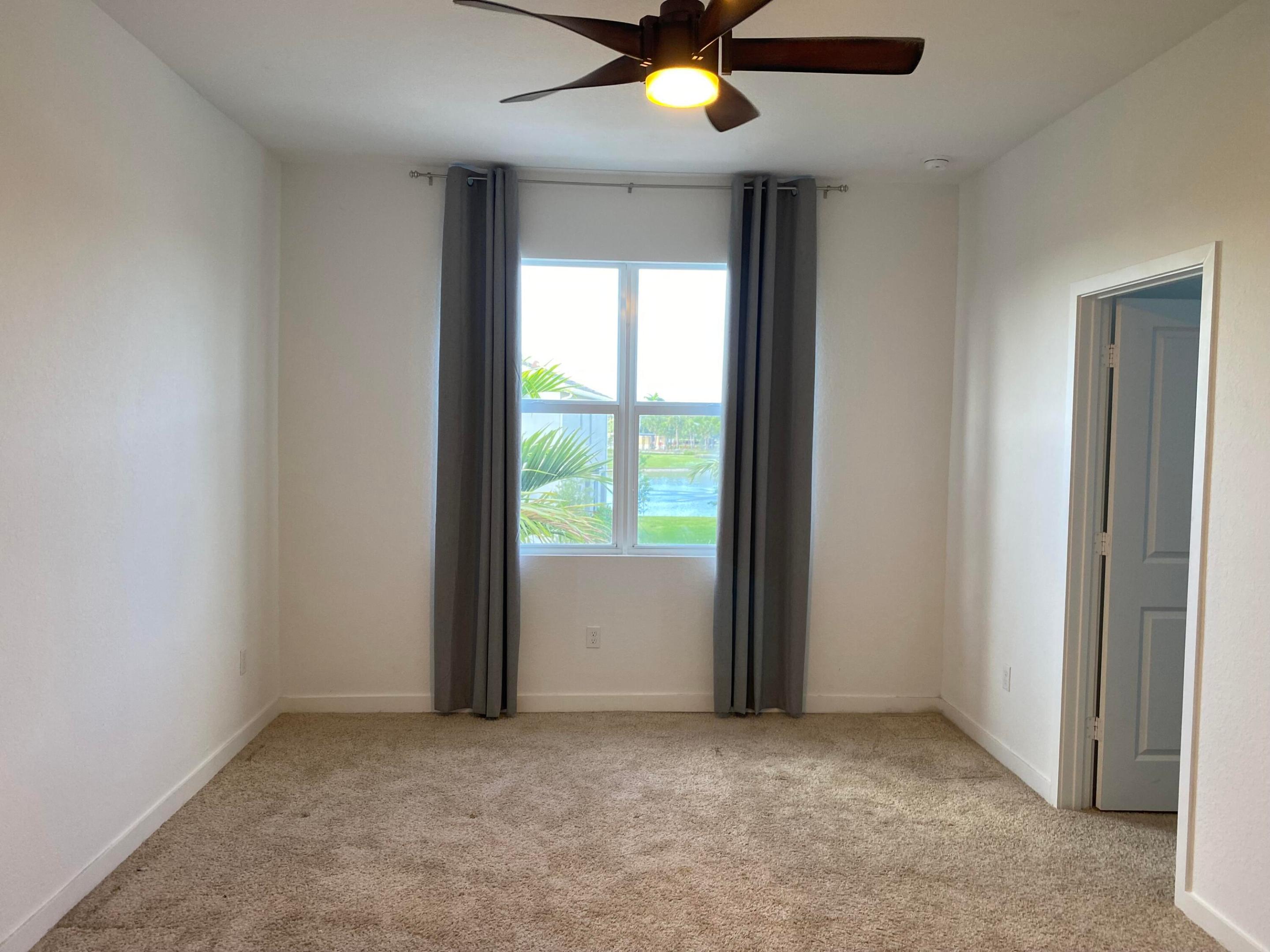 TOWN COMMONS - Residential Lease