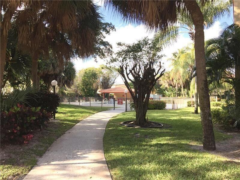 VISTA GARDENS I CONDO - Residential