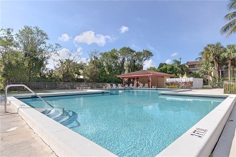 VISTA GARDENS I CONDO - Residential