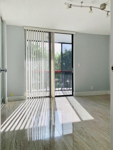 VISTA GARDENS I CONDO - Residential