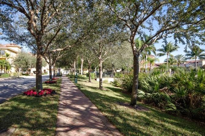 HARBOUR OAKS - Residential Lease