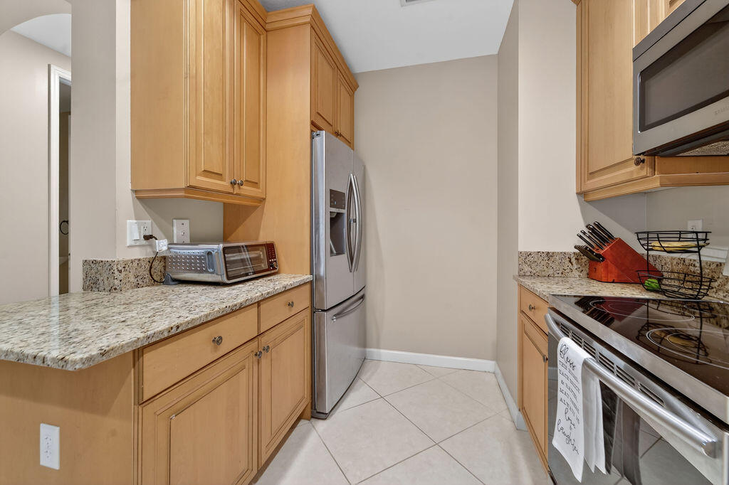 HARBOUR OAKS - Residential Lease