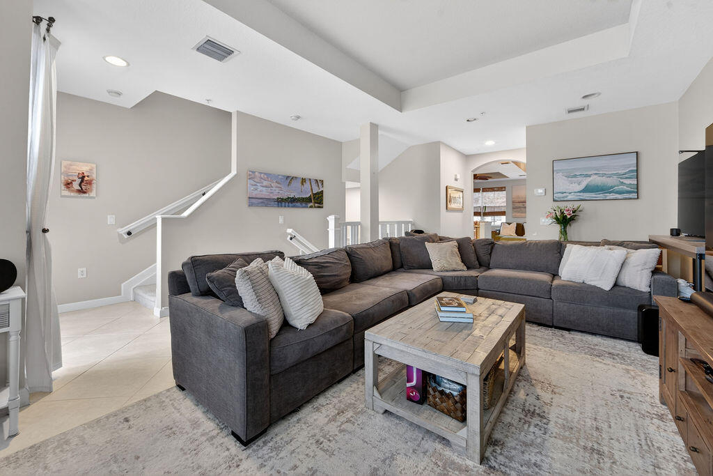 HARBOUR OAKS - Residential Lease