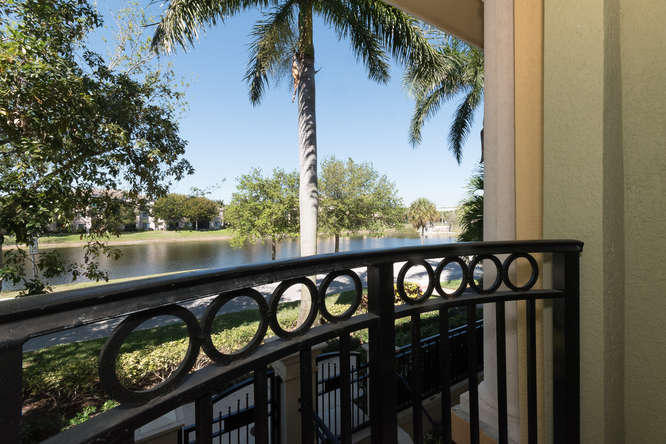 HARBOUR OAKS - Residential Lease