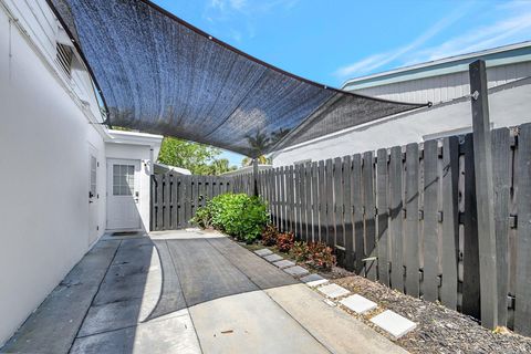 A home in Lake Worth Beach