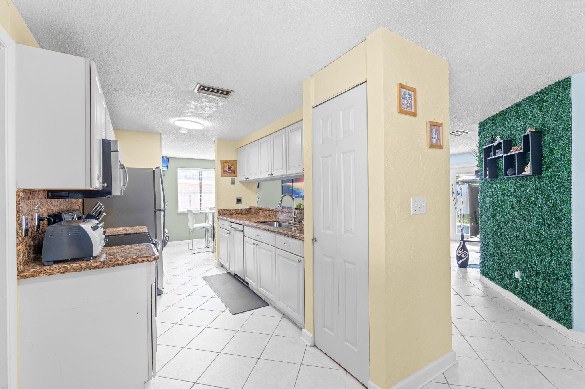 COUNTERPOINT ESTATES 10 - Residential