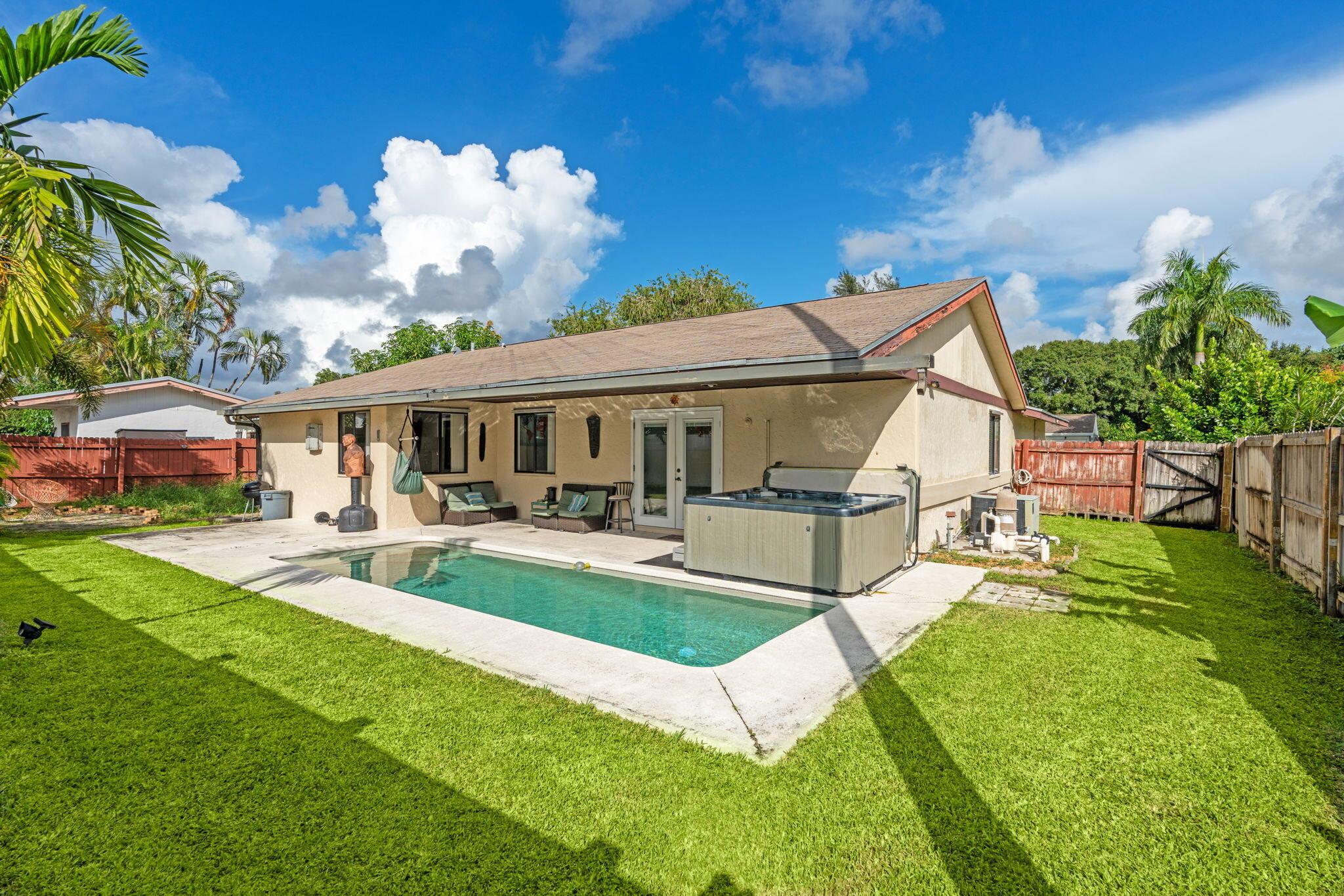 COUNTERPOINT ESTATES 10 - Residential