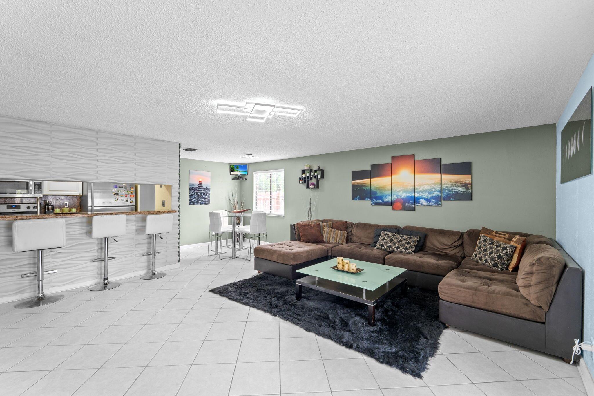 COUNTERPOINT ESTATES 10 - Residential