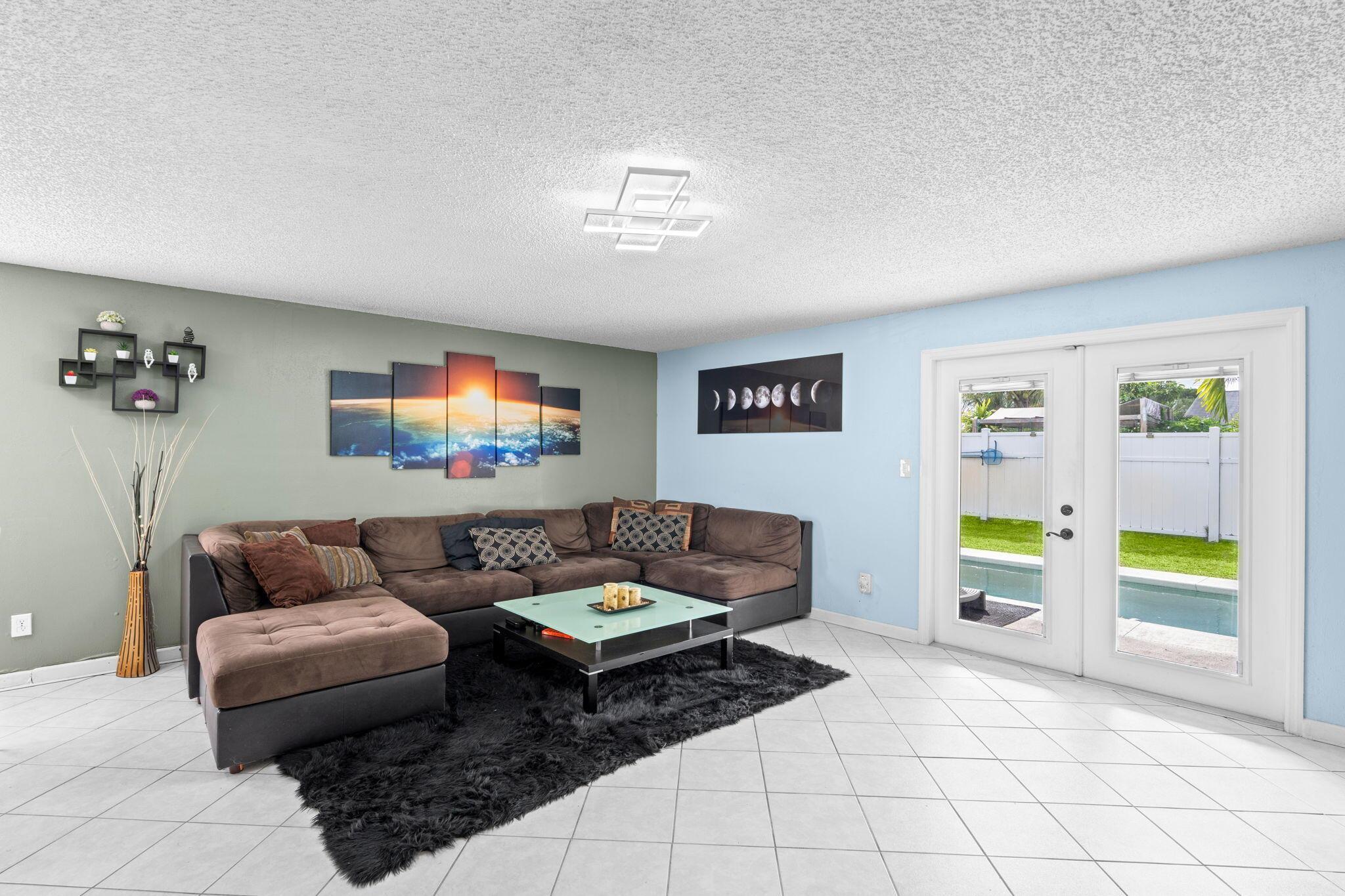 COUNTERPOINT ESTATES 10 - Residential