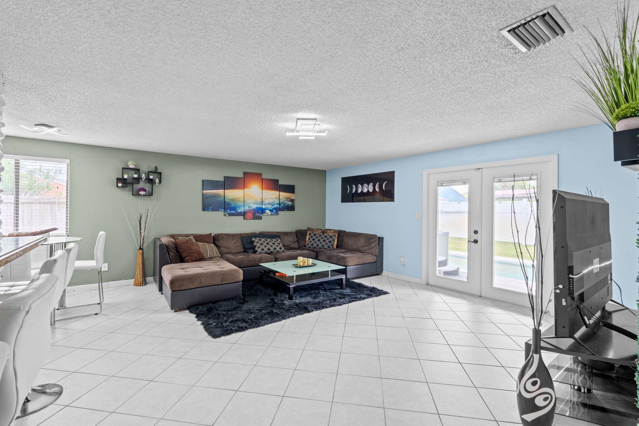 COUNTERPOINT ESTATES 10 - Residential
