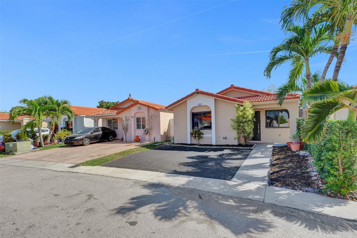 El Prado By The Lake - Residential