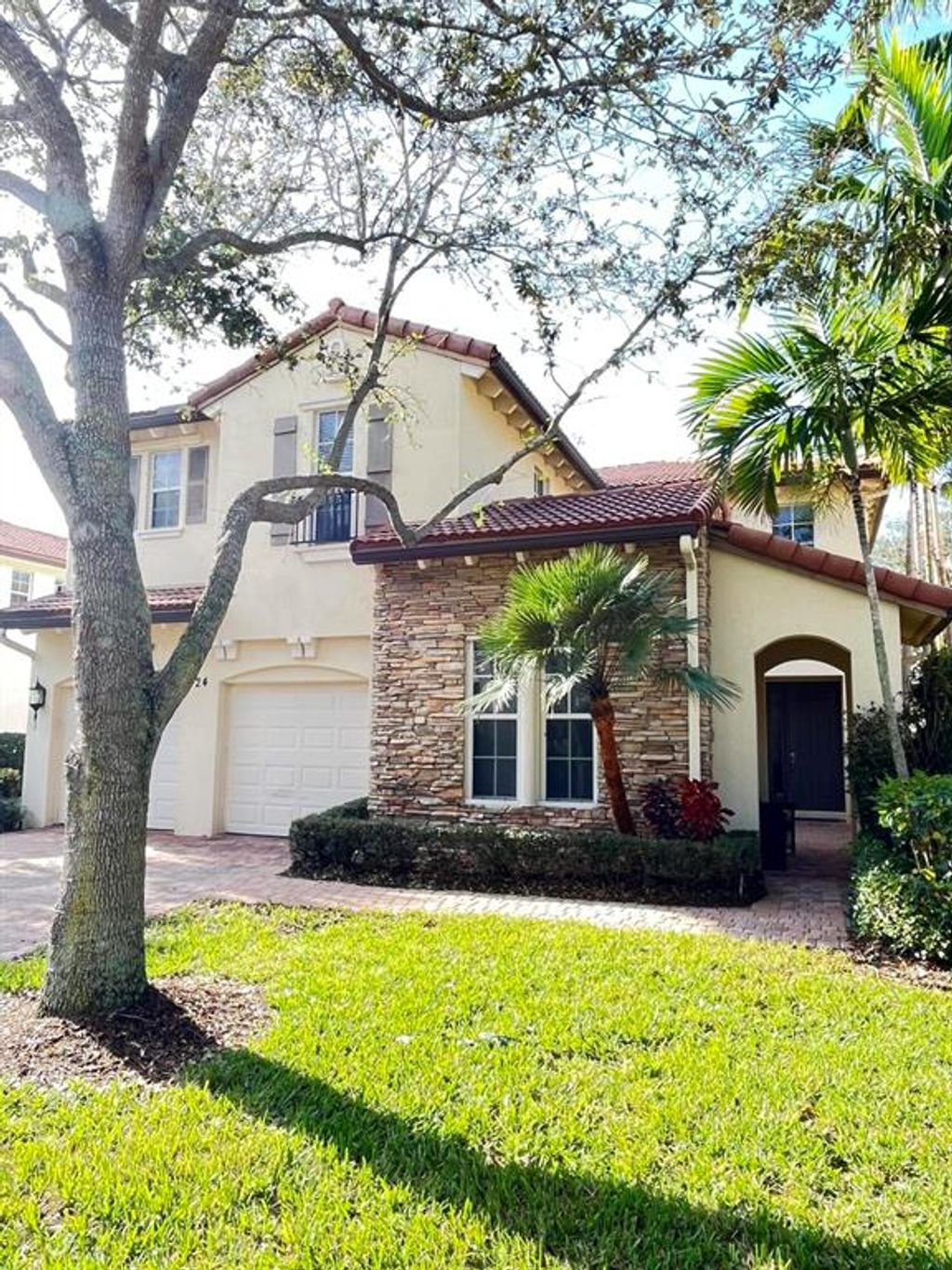 Photo of 824 Madison Court, Palm Beach Gardens, FL 33410 (MLS # R10853320)