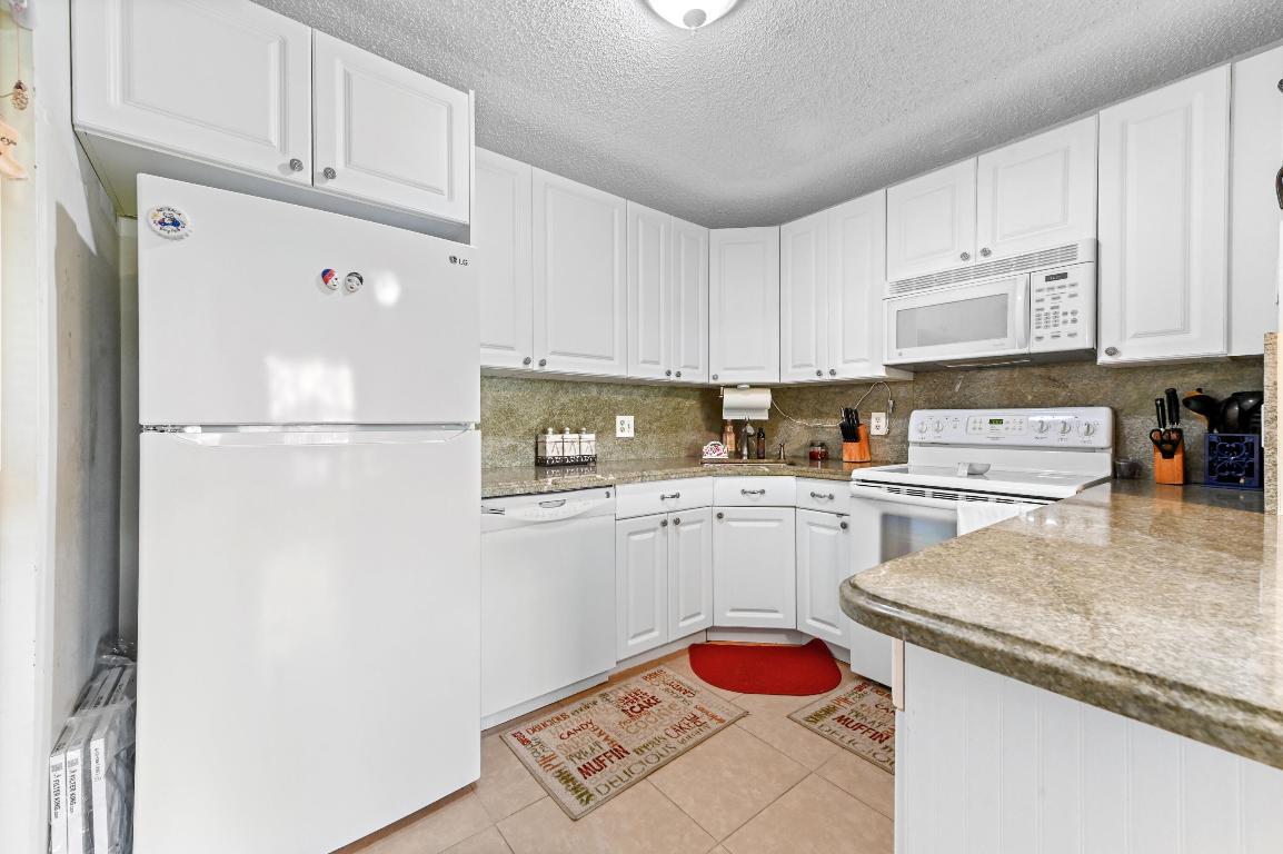 Pine Ridge South Condominiums - Residential