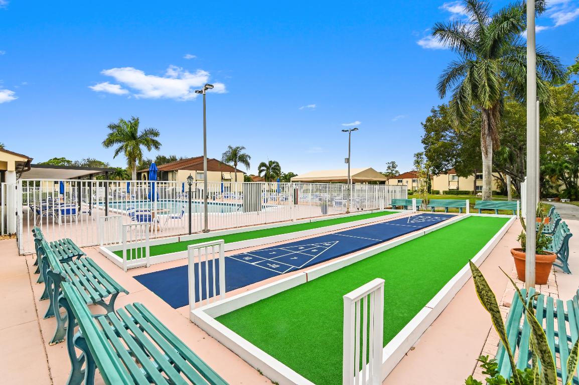 Pine Ridge South Condominiums - Residential