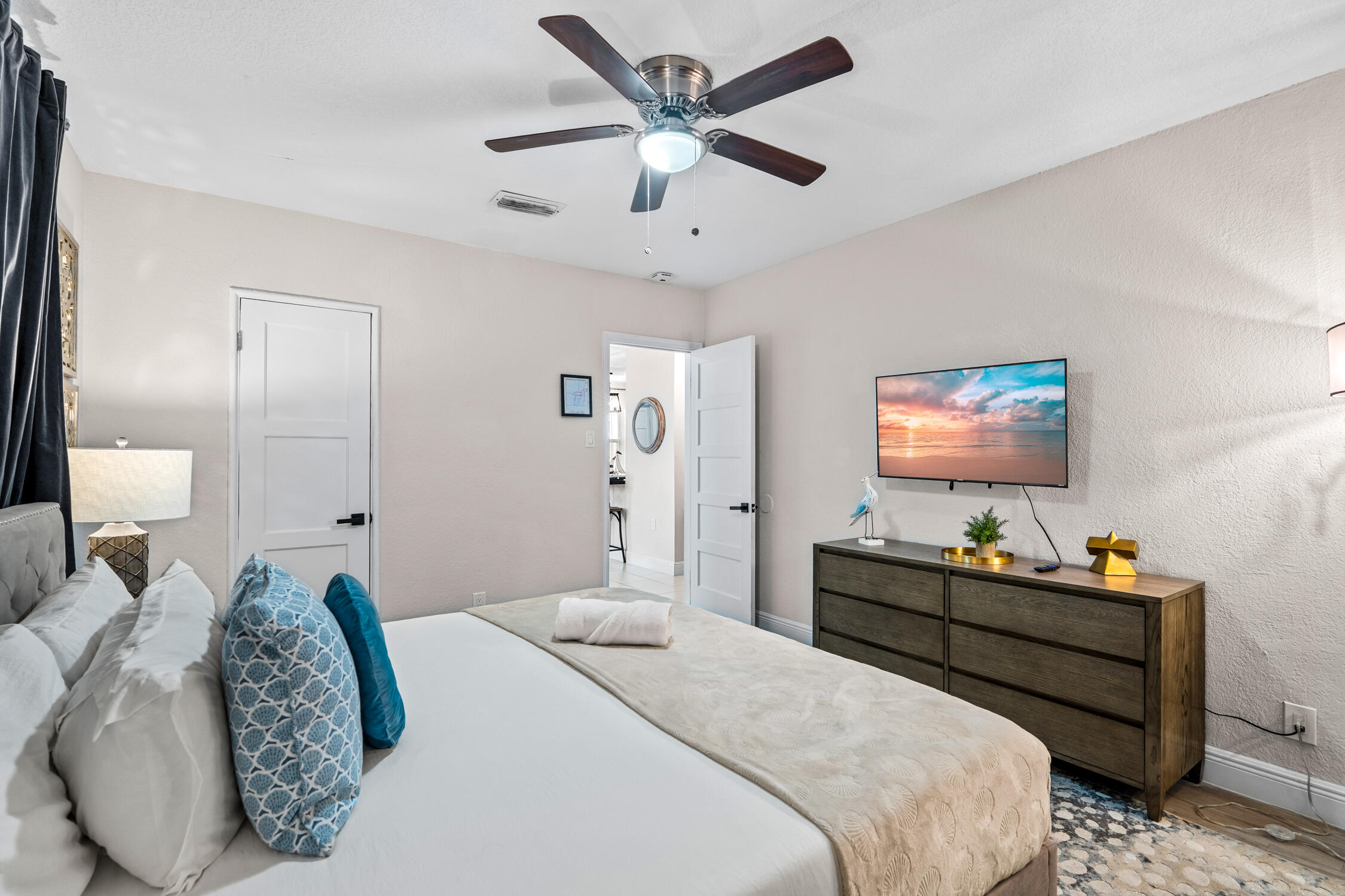 POINSETTIA HEIGHTS - Residential Lease