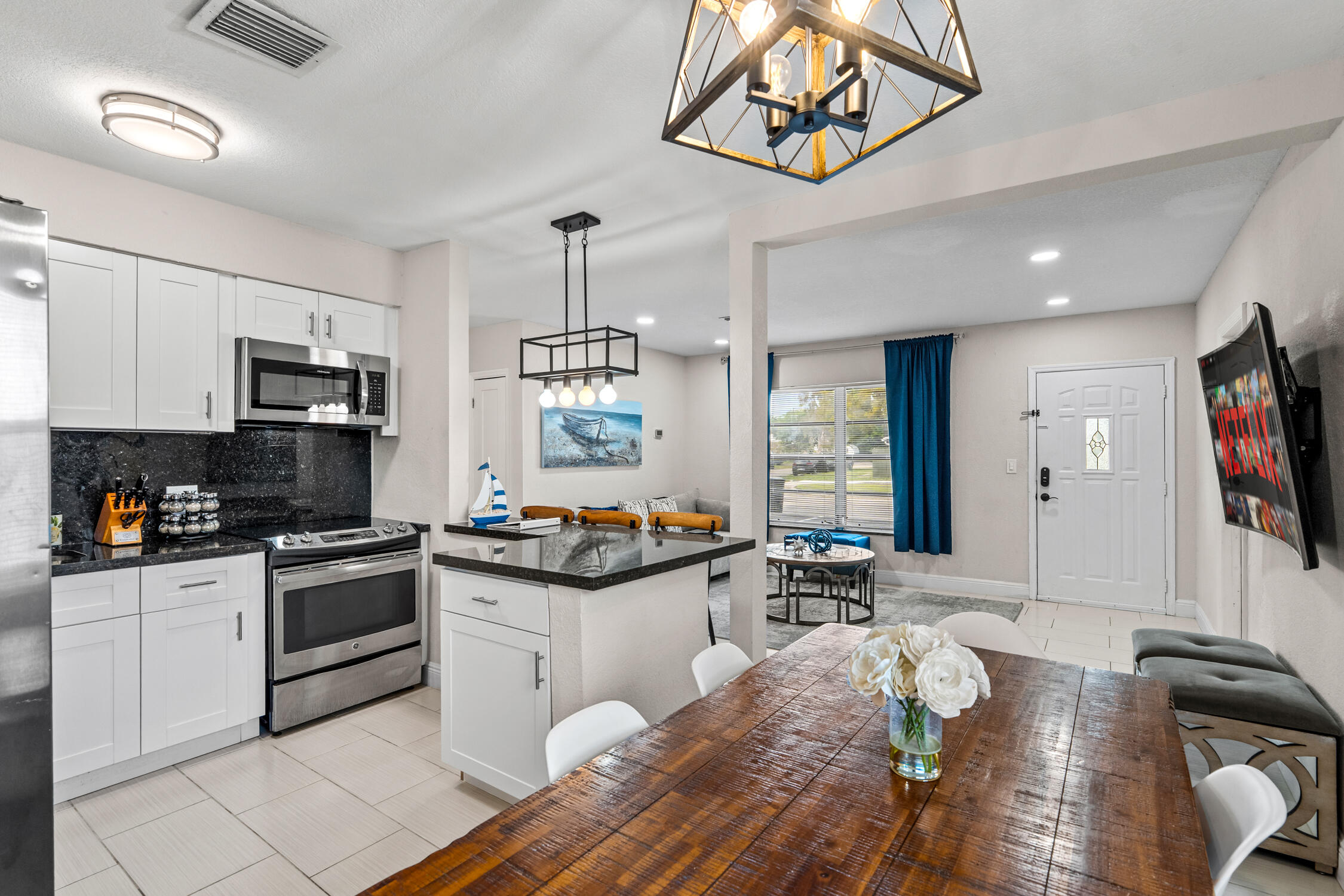 POINSETTIA HEIGHTS - Residential Lease