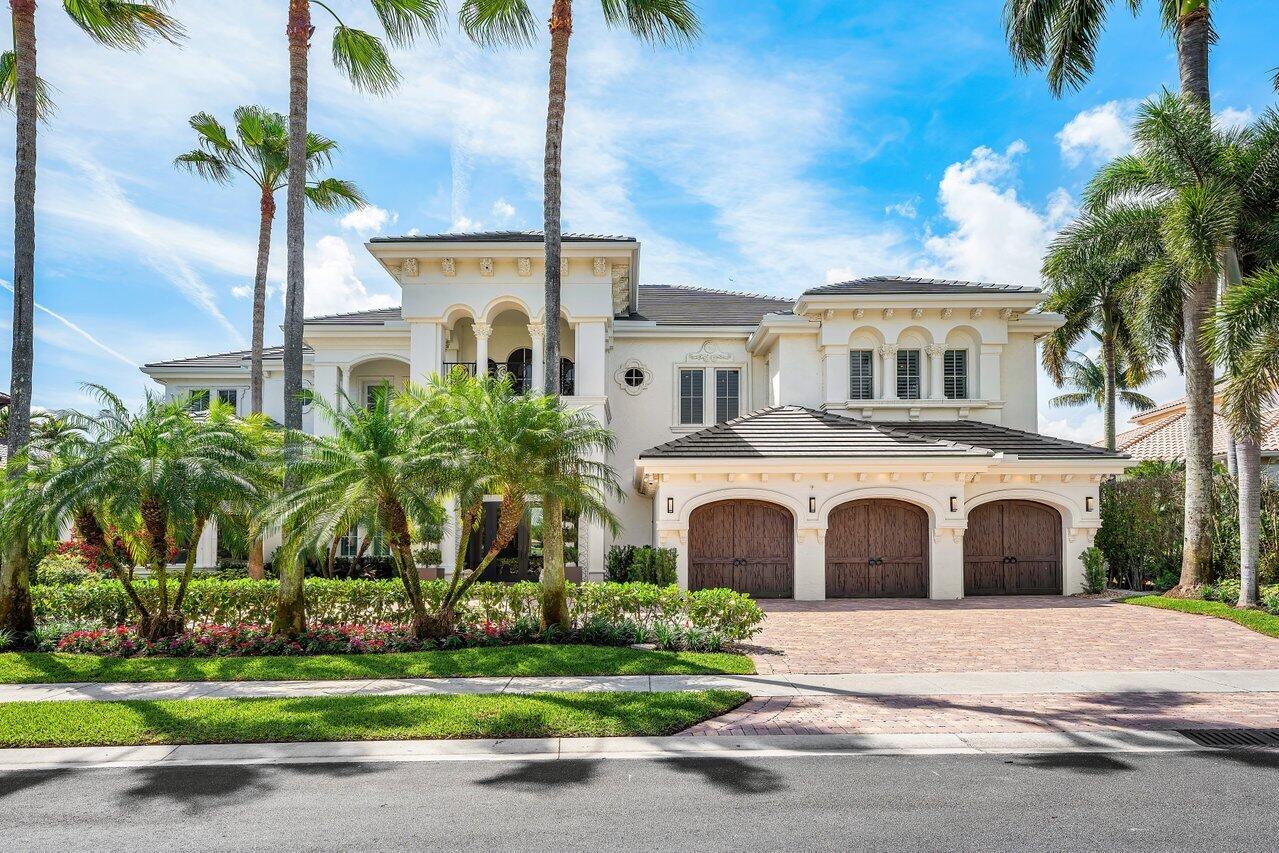 686 Hermitage Circle