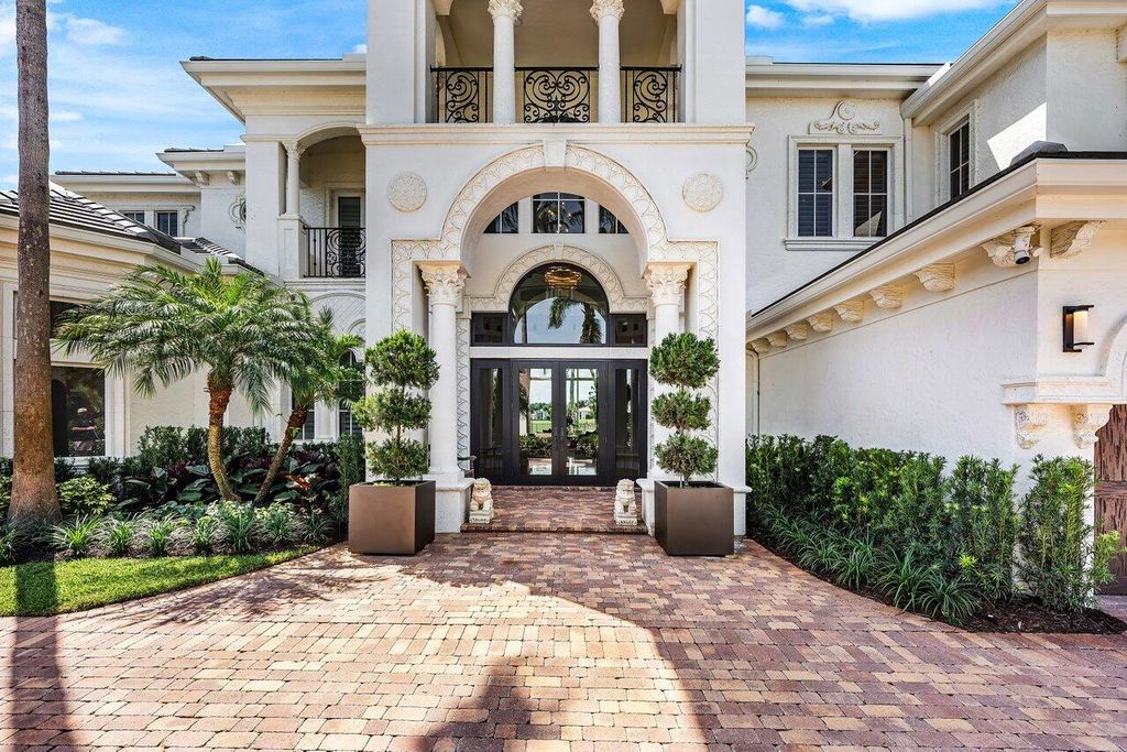 Photo of 686 Hermitage Circle, Palm Beach Gardens, FL 33410 (MLS # B26001075)