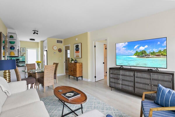 3250 NE 28th Street 305