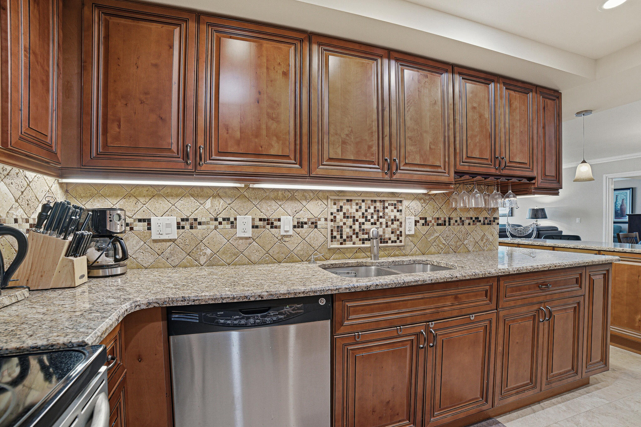 PATRICIAN OF PALM BEACH CONDO - Residential Lease