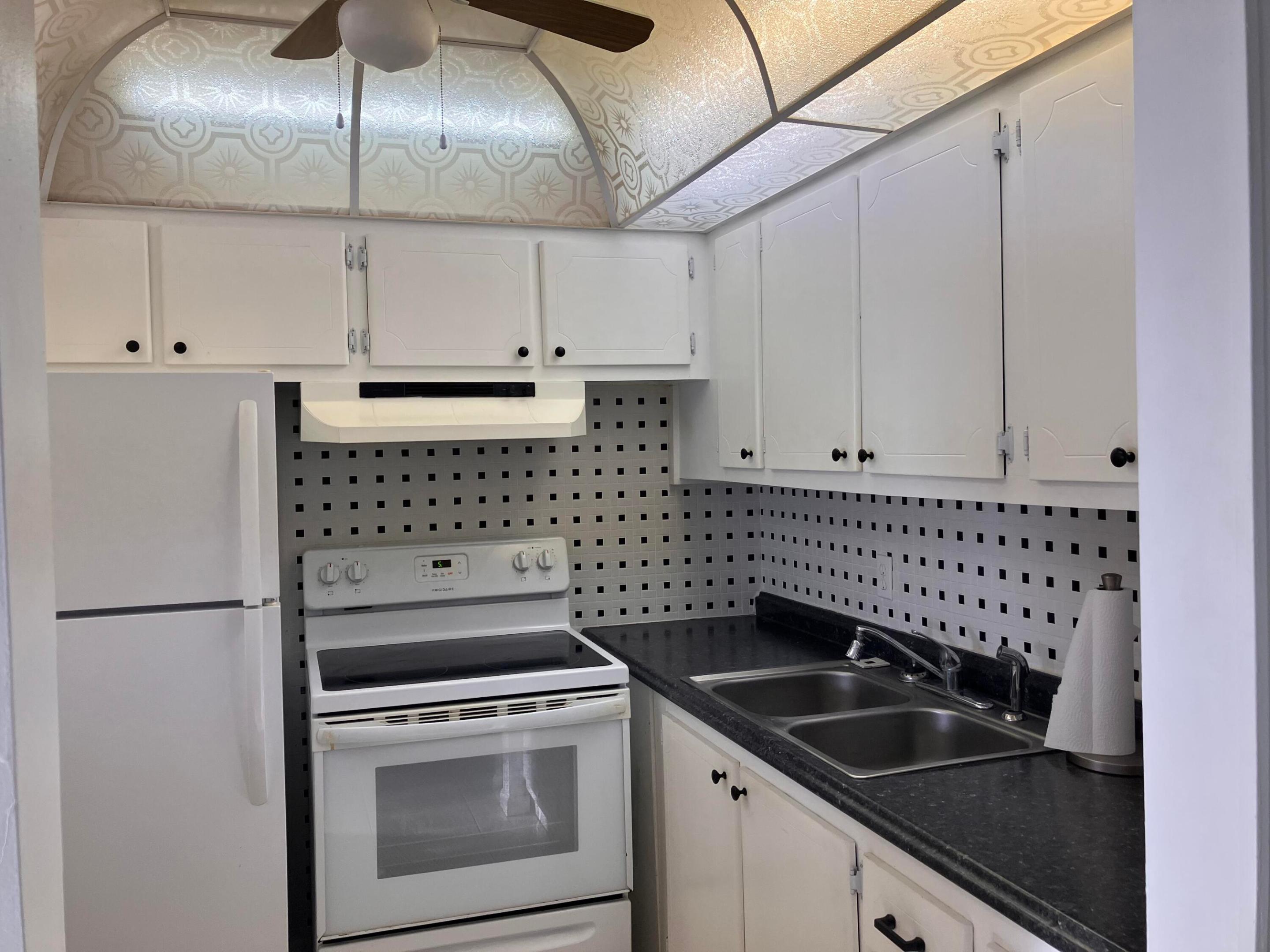 NORTHAMPTON CONDOS - Residential Lease