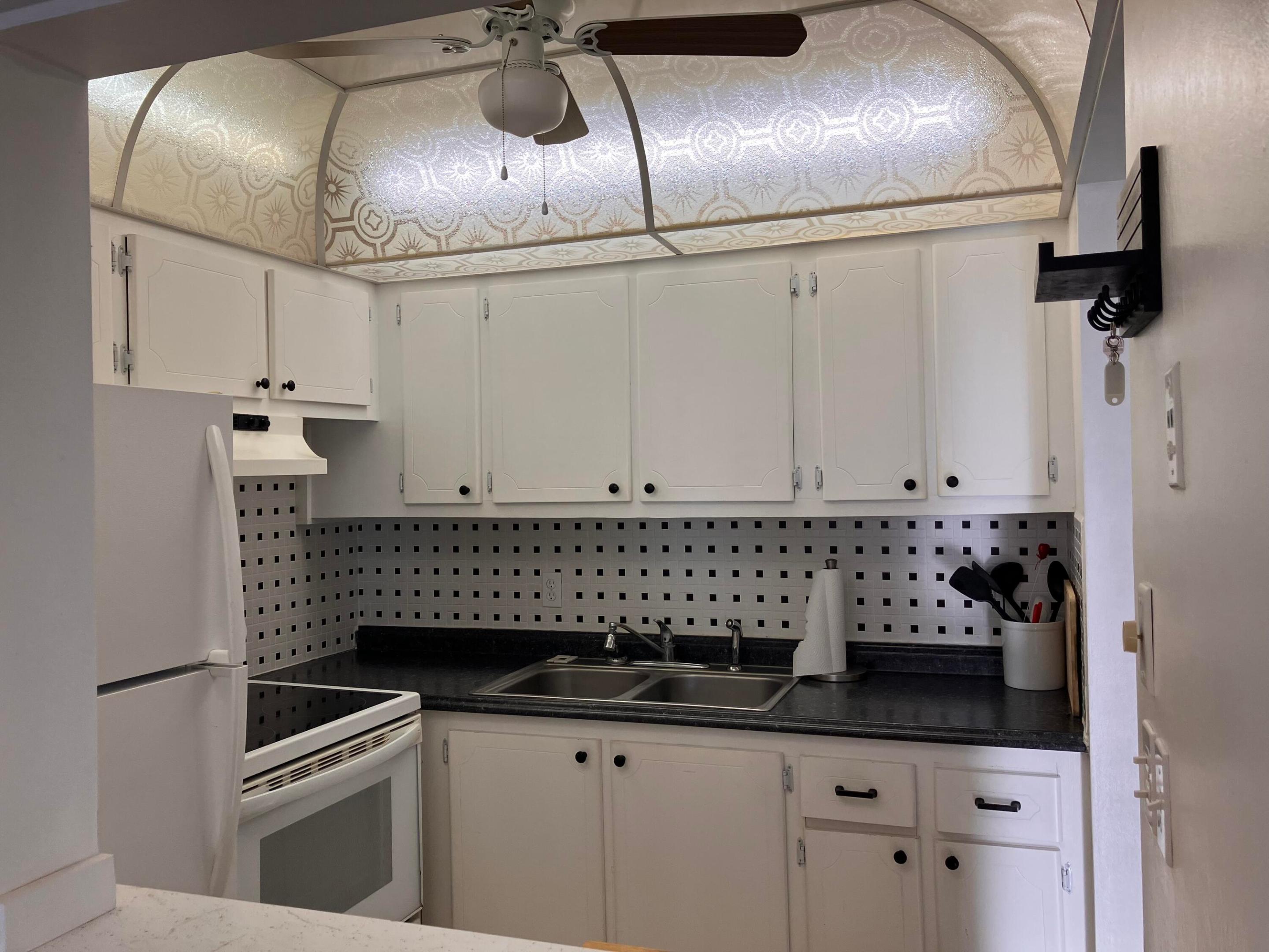 NORTHAMPTON CONDOS - Residential Lease