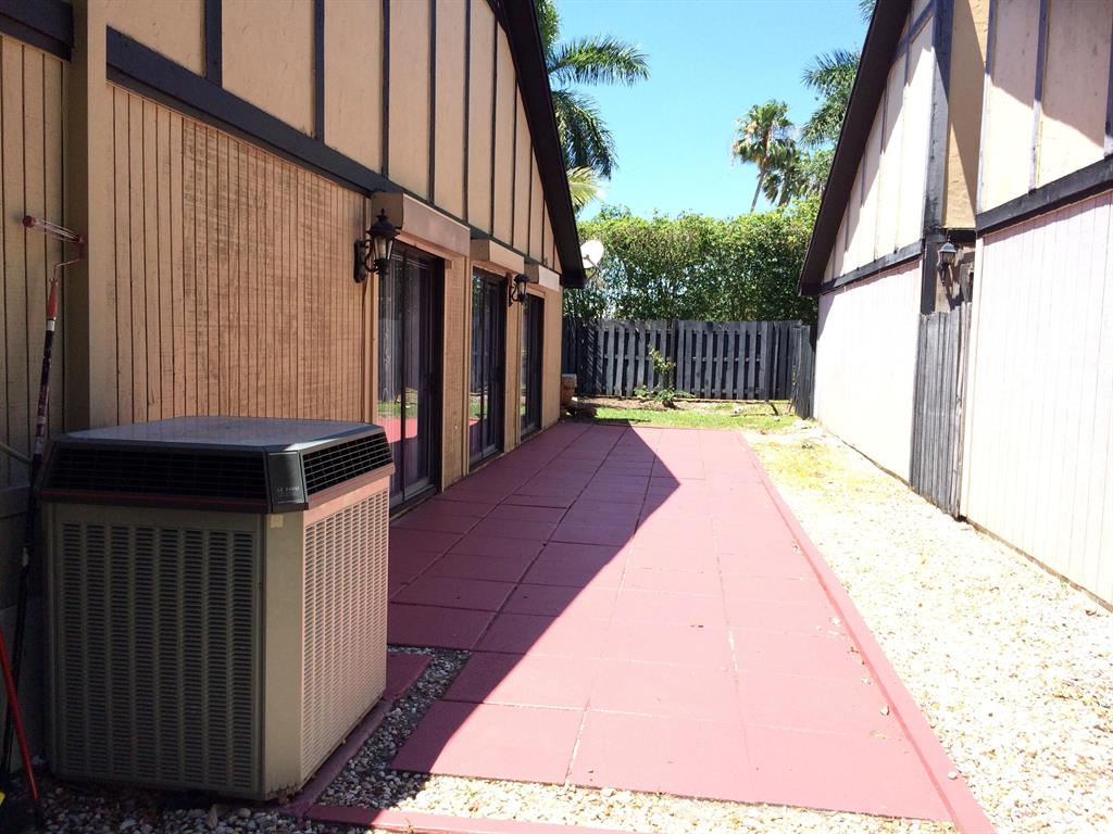 SPRINGTREE LAKES - Residential