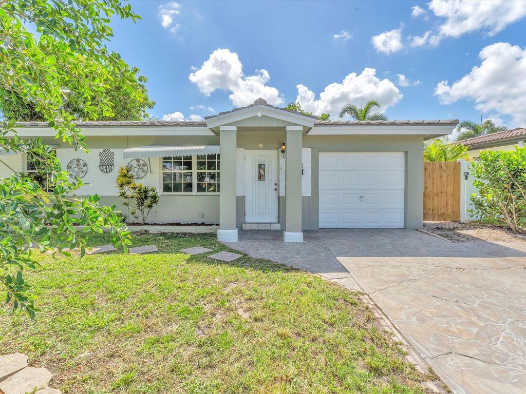 Photo of 4581 NE 3rd Ave, Fort Lauderdale, FL 33334 (MLS # F10438752)