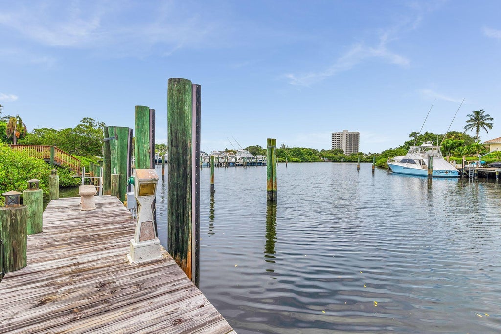 Photo of 3330 Bridgegate Drive, Jupiter, FL 33477 (MLS # R11019582)