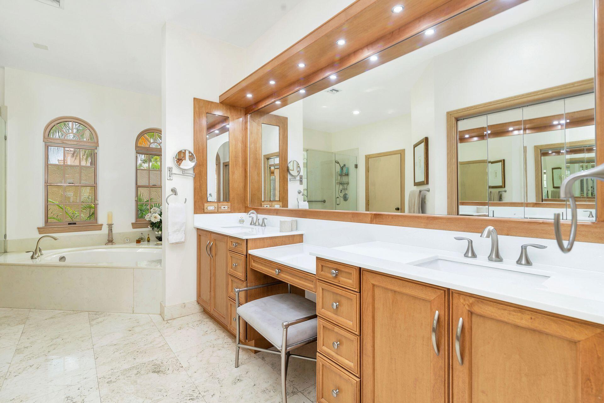 BARROW ISLAND AT JONATHAN - Residential