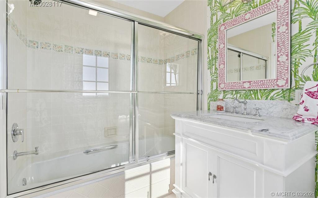 HIGH POINT ISLE ADDITION TO - Residential