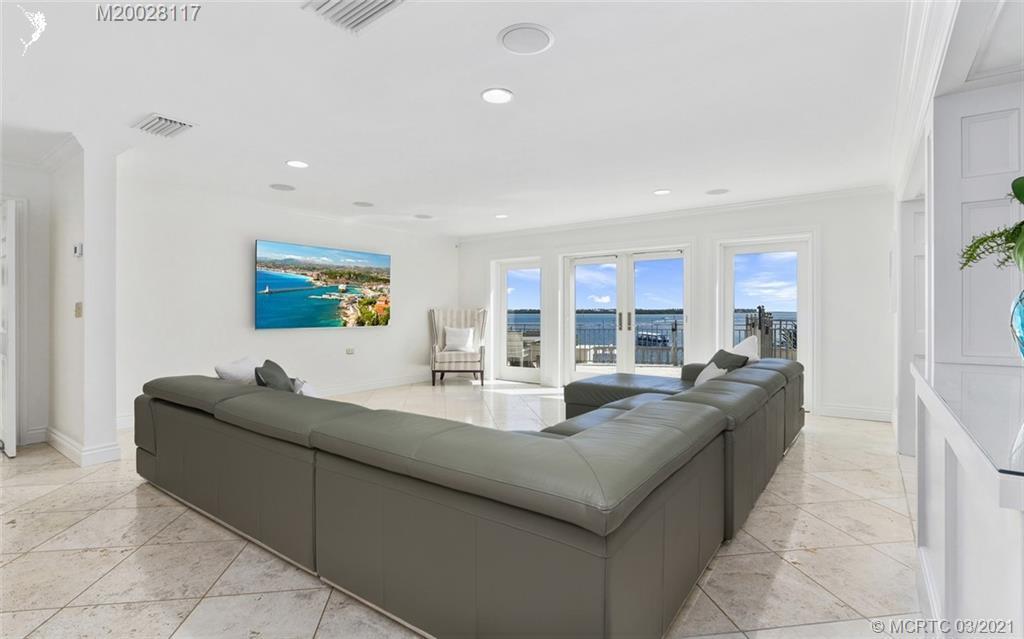 HIGH POINT ISLE ADDITION - Residential