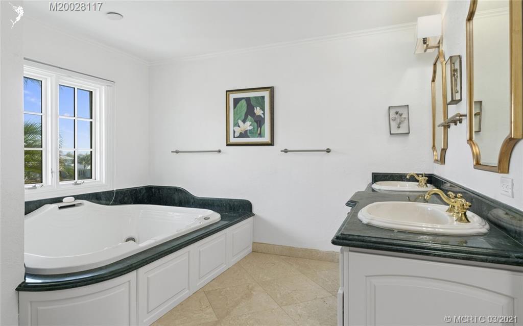 HIGH POINT ISLE ADDITION TO - Residential