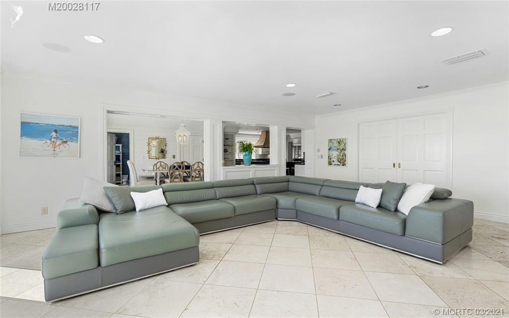 HIGH POINT ISLE ADDITION TO - Residential