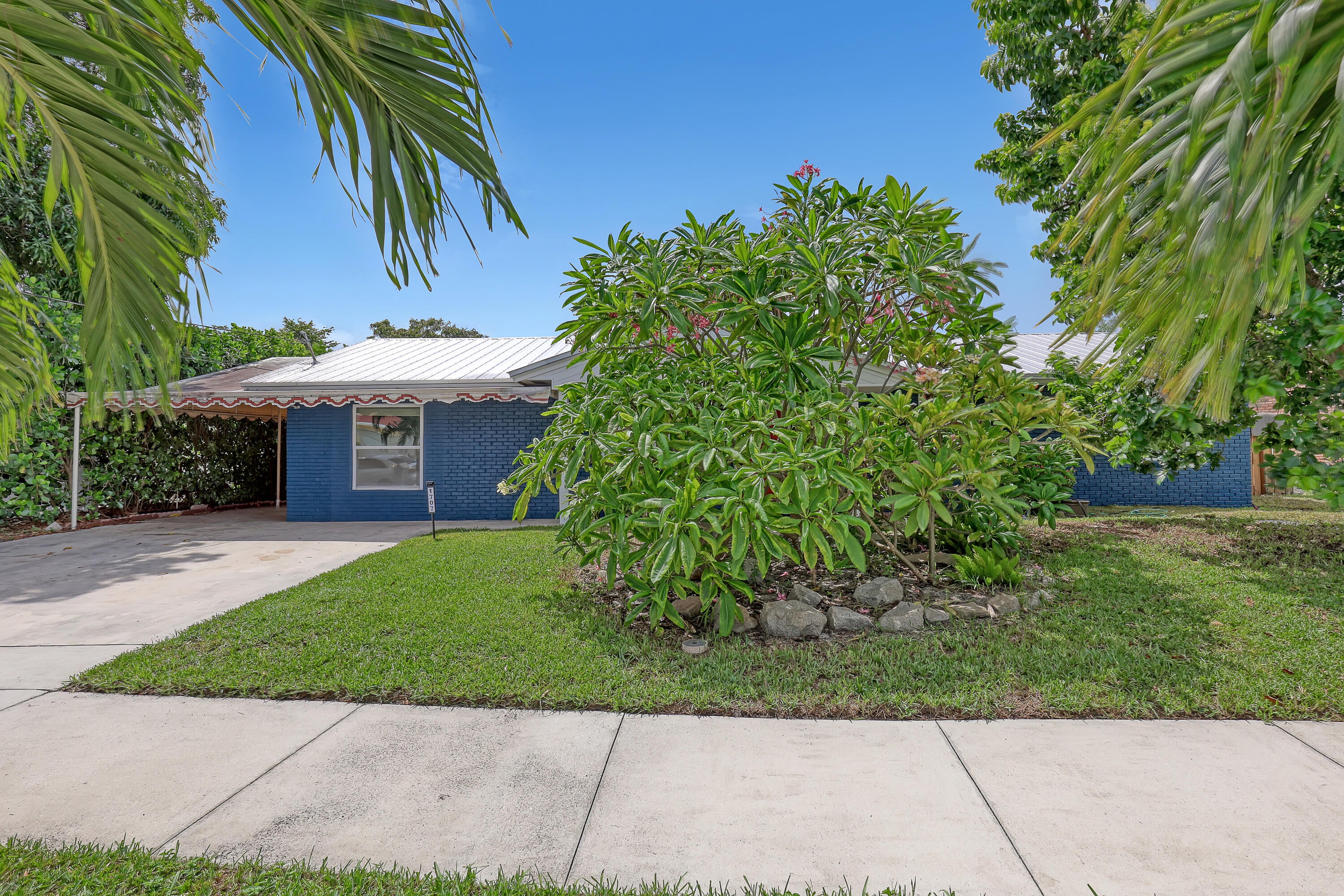 1707 E TERRACE Drive