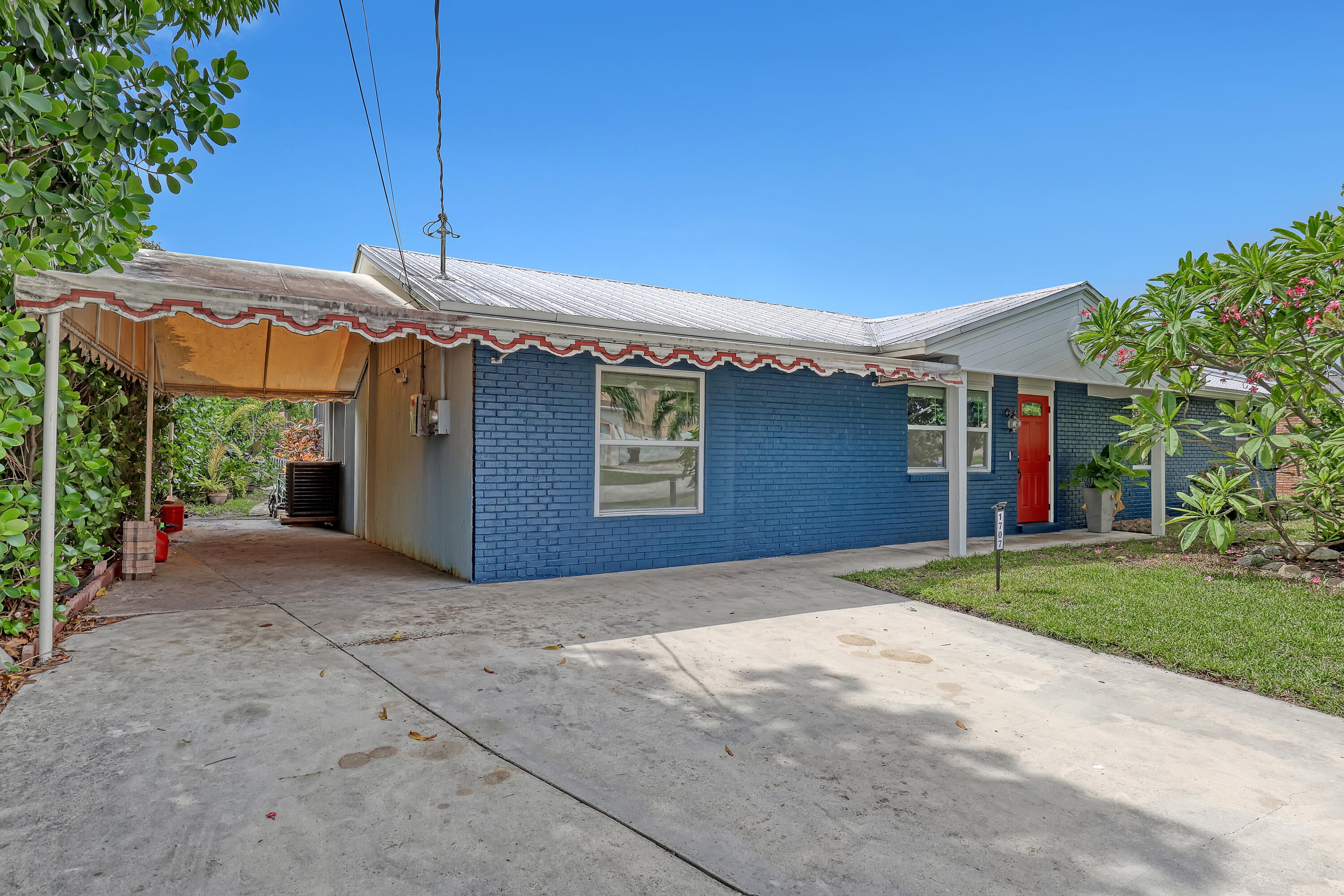 1707 E TERRACE Drive