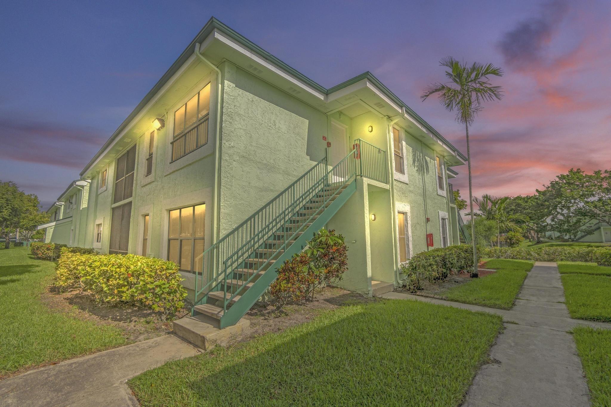 Welcome to the Preserve in Sunrise, FL! This nice 2 bedroom, 1 bathroom in great location. Enjoy the convenience of having a washer and dryer in the unit, as well as being close to a park, Sawgrass Mall, and major highways. Don't miss out on this opportunity to live in a great location with easy access to shopping, entertainment, and transportation. Contact us today to schedule a tour of this lovely unit at the Preserve!