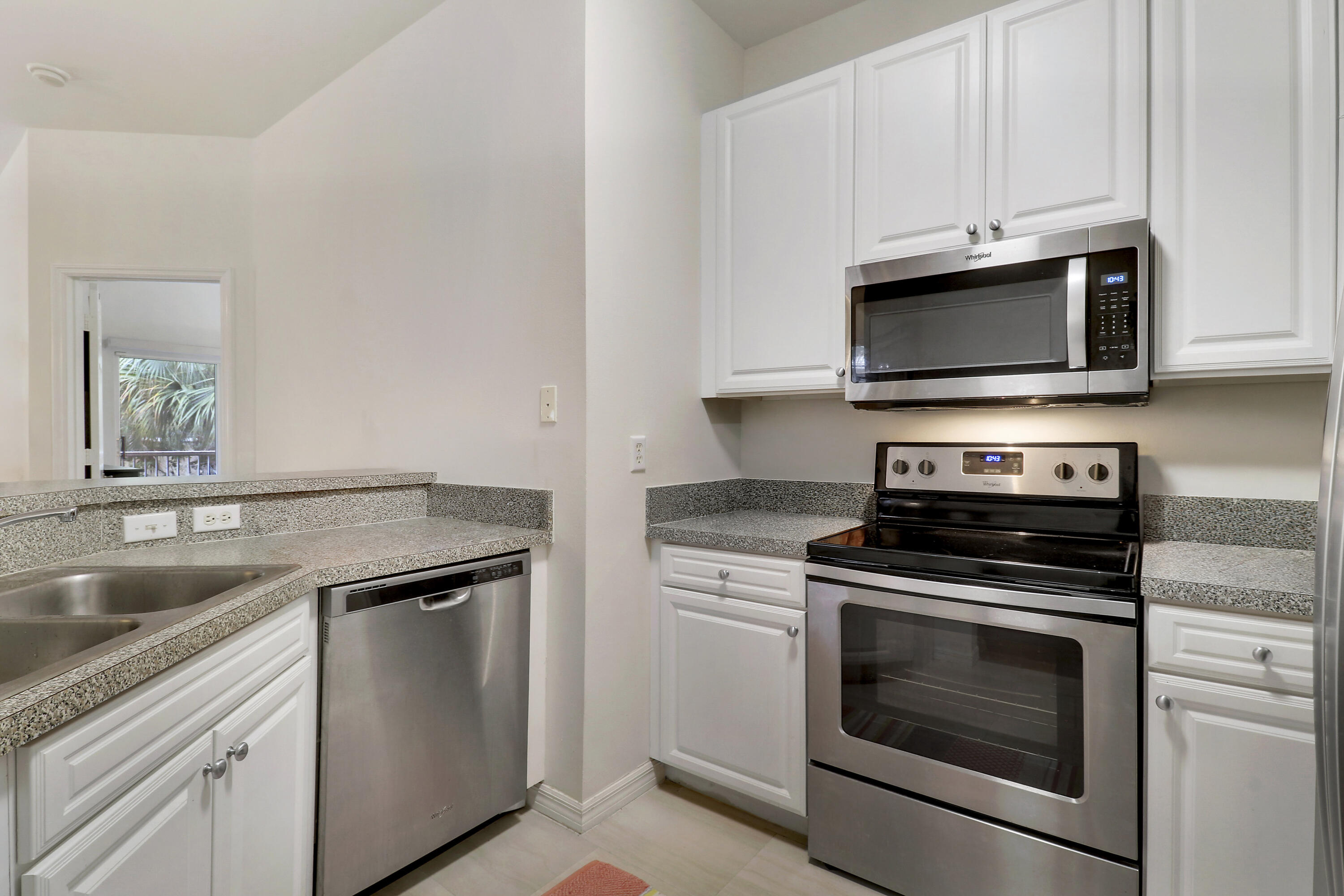 TEQUESTA TRACE CONDO - Residential