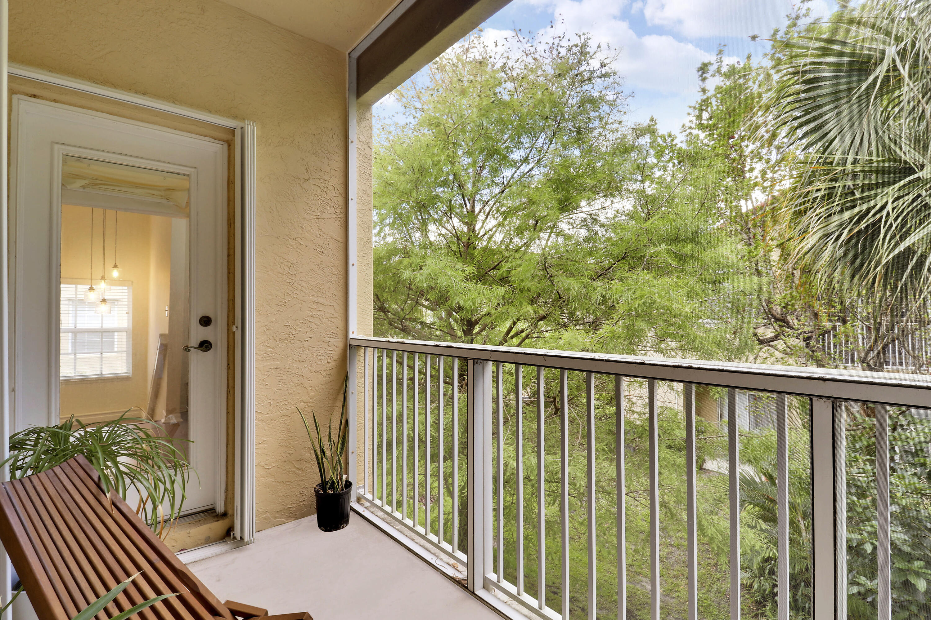 TEQUESTA TRACE CONDO - Residential