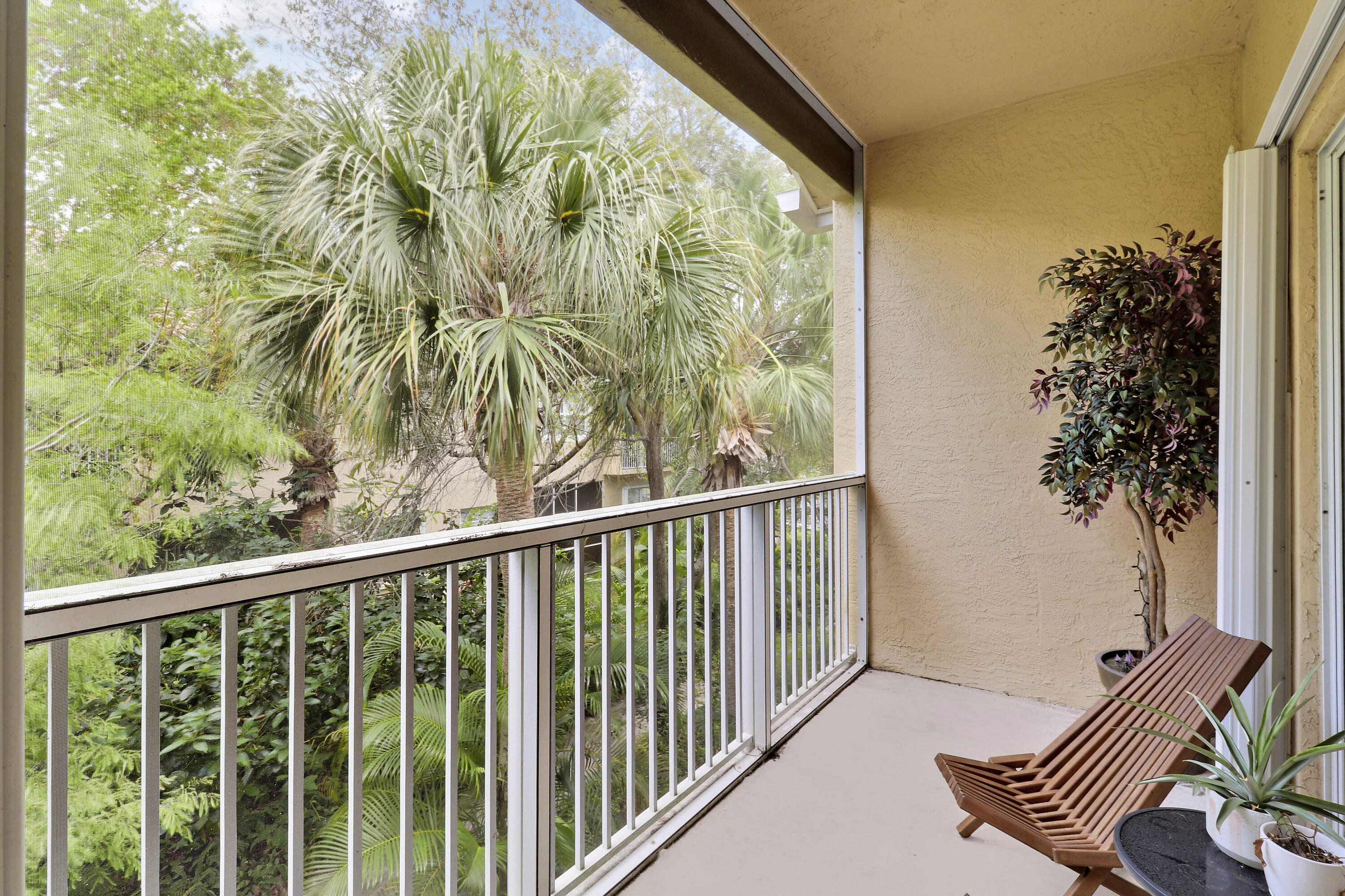 TEQUESTA TRACE CONDO - Residential