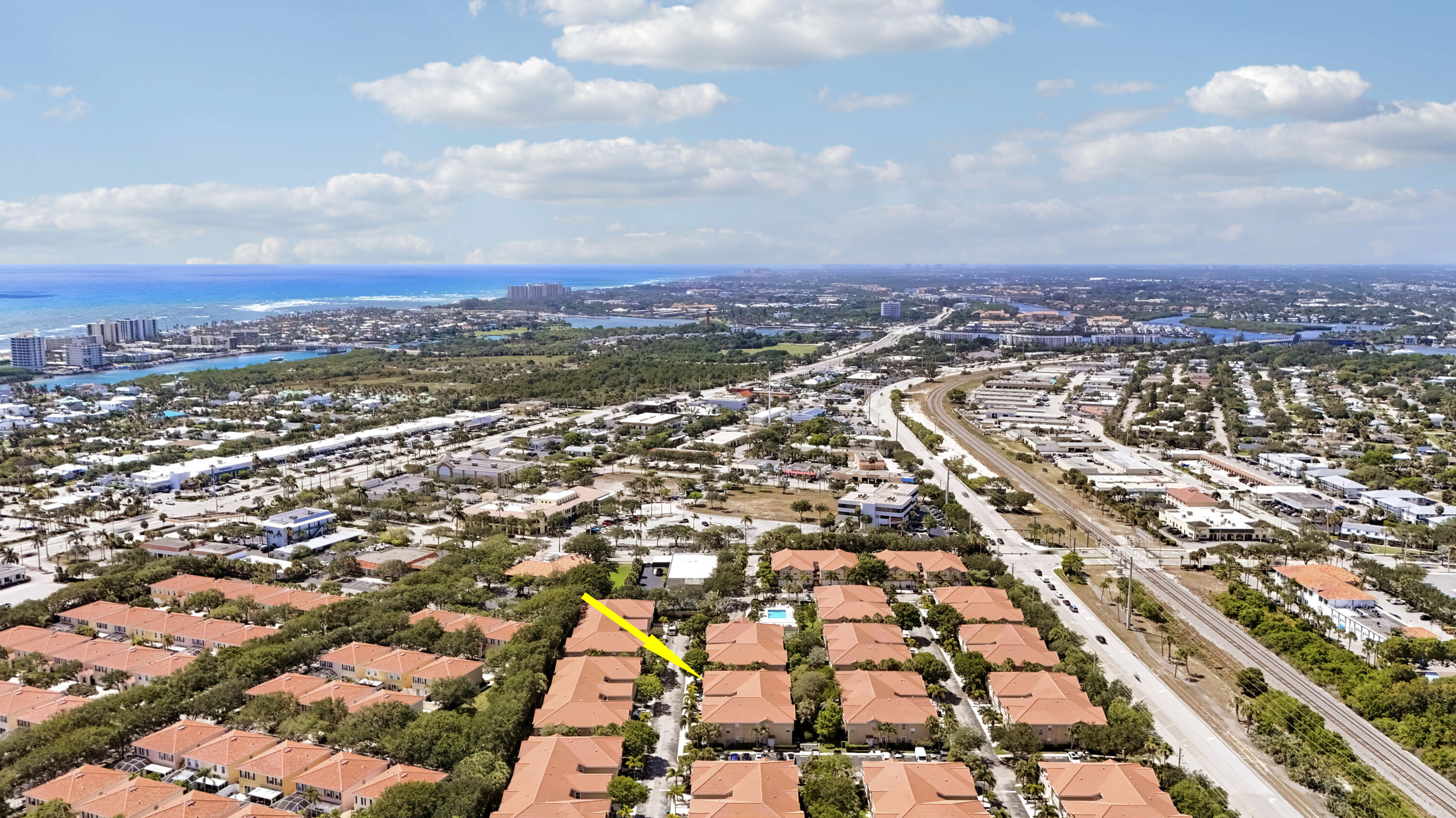 TEQUESTA TRACE CONDO - Residential